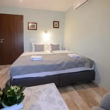 Illaberek Panzió * Eger