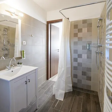 Illaberek Panzio 4*