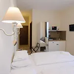 Illaberek Panzio 4*