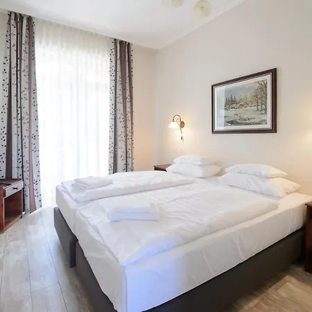 Illaberek Panzio Guest house *