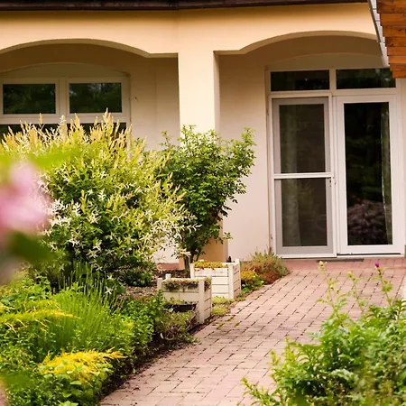 Illaberek Panzio Guest house *