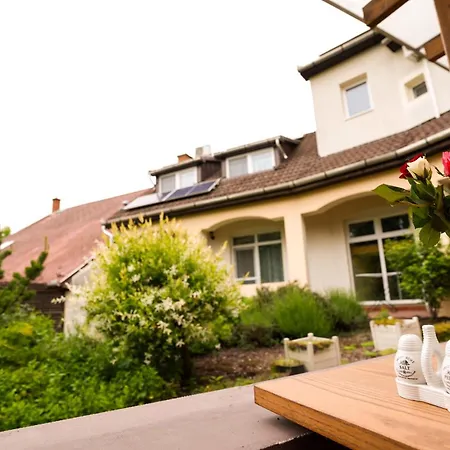 Guest house Illaberek Panzio *