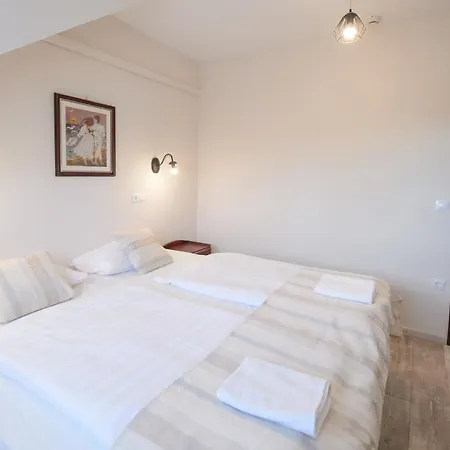 Guest house Illaberek Panzio *