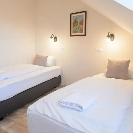 Illaberek Panzio Guest house Eger