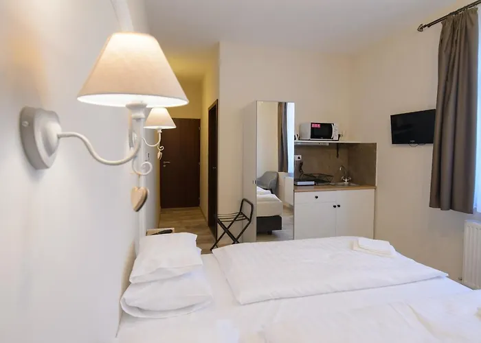 Illaberek Panzio 4*