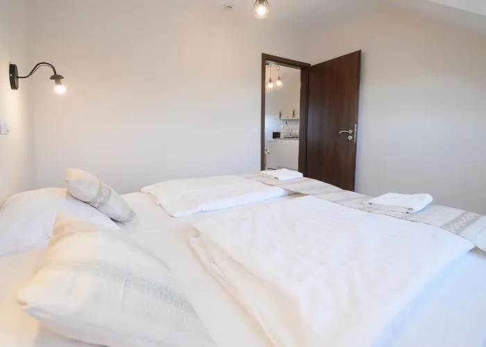Illaberek Panzio 4*