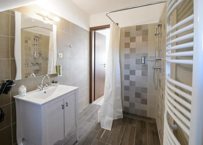 Illaberek Panzio 4*